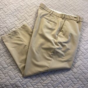 Dockers Men’s Stain Defender Khaki Chinos Pants W36 L30 Classic Fit